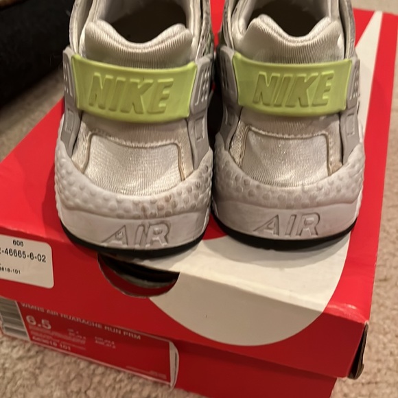 Nike Air Hurache Womens - Picture 3 of 5